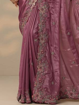 mauve embroidered crepe saree with unstitched blouse piece 3