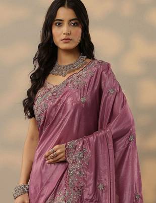 mauve embroidered crepe saree with unstitched blouse piece 4