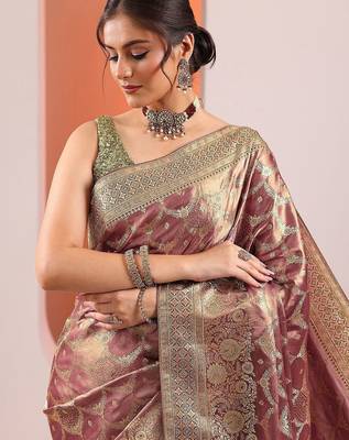 pink woven design saree with unstitched blouse piece 5
