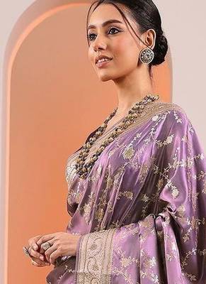 lavender woven design banarasi silk blend saree with unstitched blouse piece 3