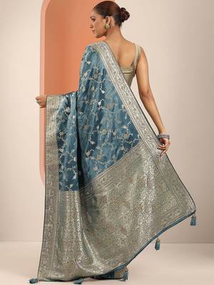 teal saree with unstitched blouse piece 4