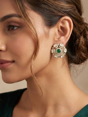 Smooth round shape green kundan mehandi gold plated stud earring for women and girls 1