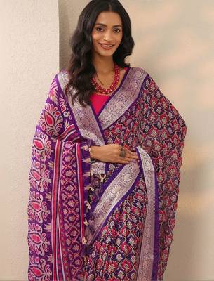 purple printed georgette saree with unstitched blouse piece 4