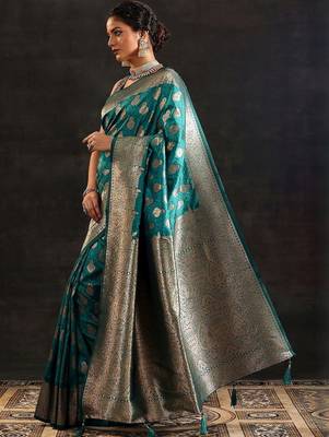 teal woven design saree with unstitched blouse piece 3