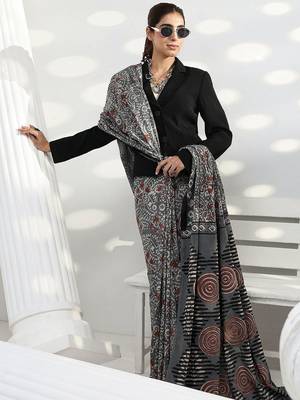 grey swirl printed cotton saree 2