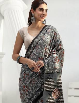 grey swirl printed cotton saree 5