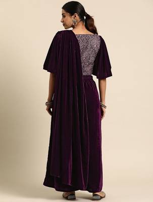 burgundy embellished embroidered velvet palazzo saree with belt 3