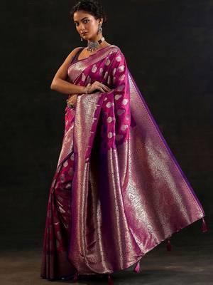 magenta woven design banarasi silk blend saree with unstitched blouse piece 3