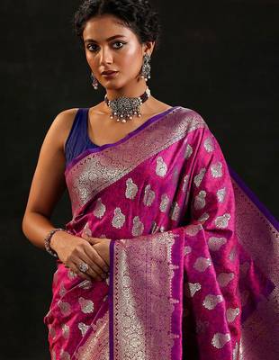 magenta woven design banarasi silk blend saree with unstitched blouse piece 5