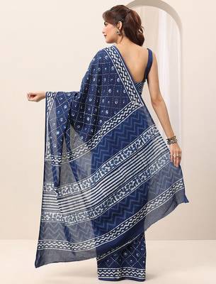 blue geometric printed saree with blouse piece 4