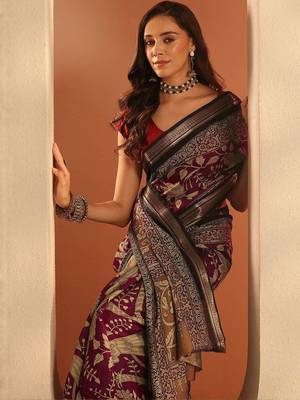 maroon printed saree with unstitched blouse piece 1