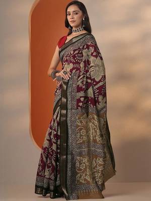 maroon printed saree with unstitched blouse piece 2