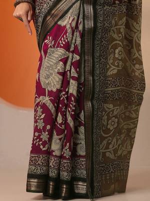 maroon printed saree with unstitched blouse piece 4