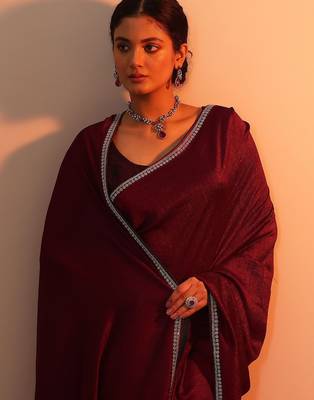 burgundy solid saree with unstitched blouse piece 4
