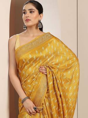 yellow printed saree with unstitched blouse piece 2