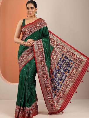 green ethnic motifs woven design saree with unstitched blouse piece 3