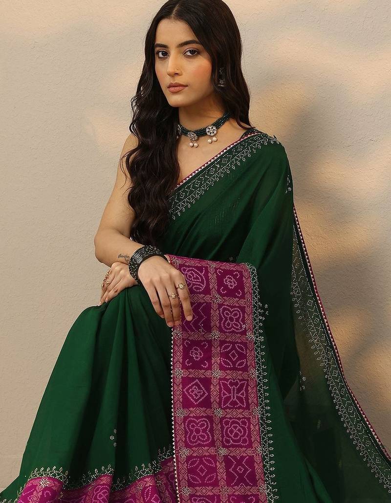 green printed chinon saree with unstitched blouse piece