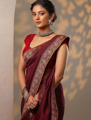 maroon solid saree with unstitched blouse piece 1