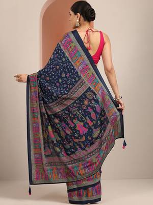 navy blue tribal printed saree with unstitched blouse piece 5