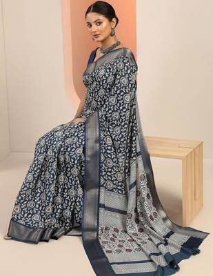 navy blue printed saree with unstitched blouse piece 1