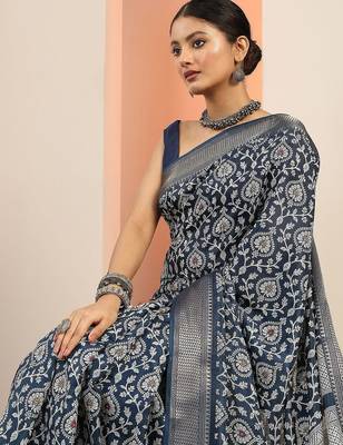 navy blue printed saree with unstitched blouse piece 4