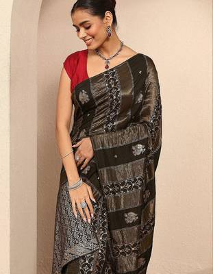 olive woven design banarasi saree with unstitched blouse piece 5