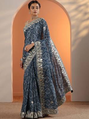 blue bandhani printed chinon saree with unstitched blouse piece 3
