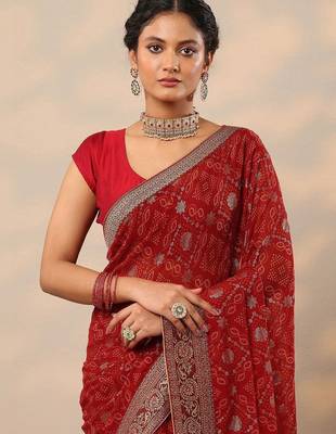 red bandhani printed georgette saree with unstitched blouse piece 3