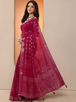 magenta woven design saree with unstitched blouse piece 5