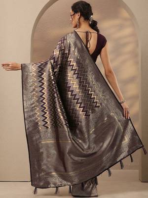 purple chevron woven design saree with unstitched blouse piece 3