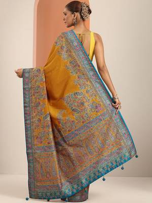 mustard printed saree with unstitched blouse piece 4