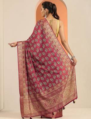 red printed saree with unstitched blouse piece 4