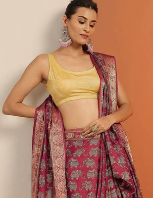 red printed saree with unstitched blouse piece 5
