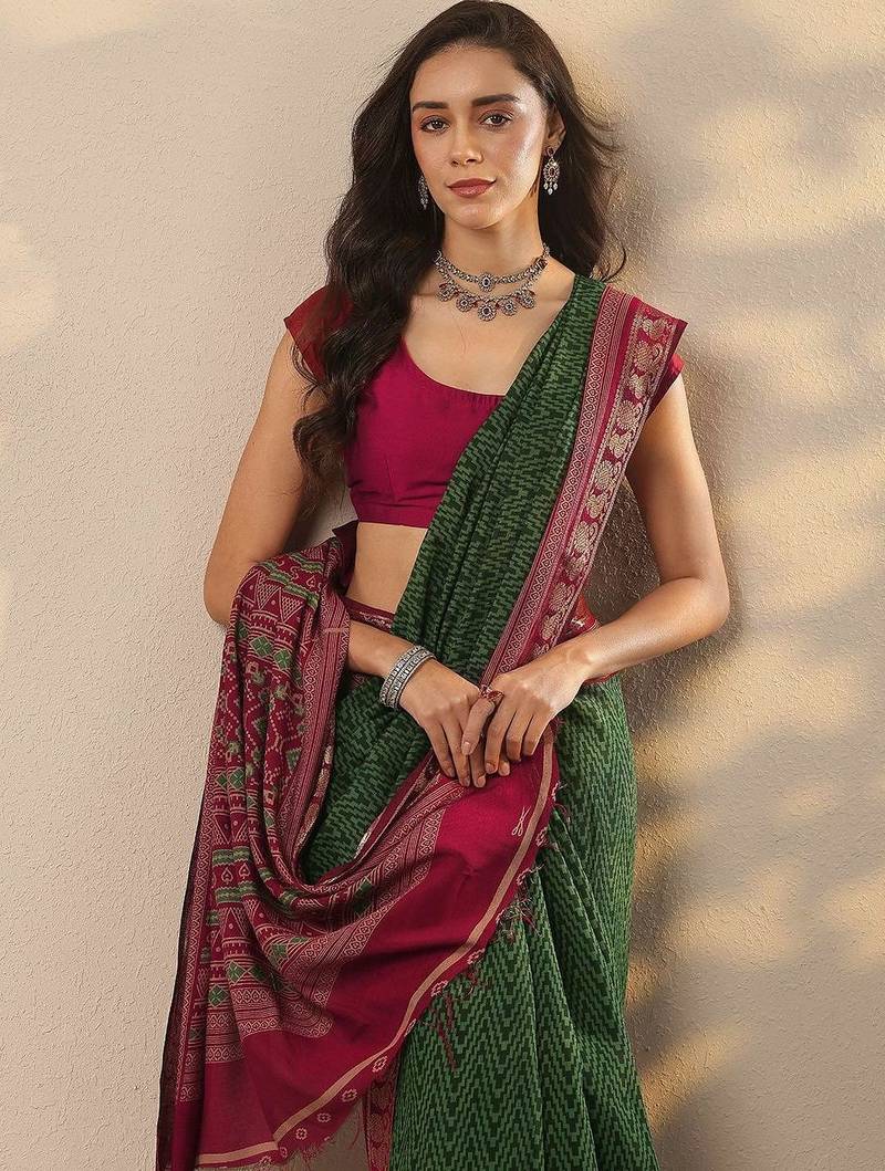 green leheriya printed silk blend saree with unstitched blouse piece