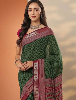 green leheriya printed silk blend saree with unstitched blouse piece 3