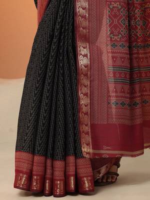 black chevron printed silk blend saree with unstitched blouse piece 4