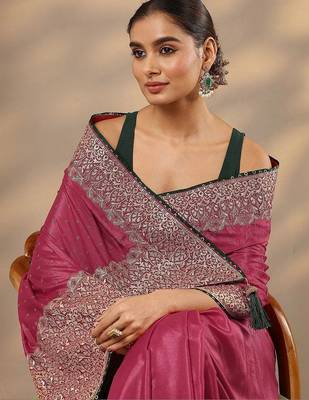 maroon embellished saree with unstitched blouse piece 3