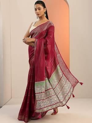 maroon woven design georgette saree with unstitched blouse piece 3
