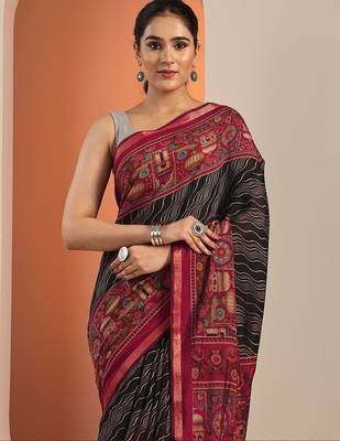 black printed saree with unstitched blouse piece 5