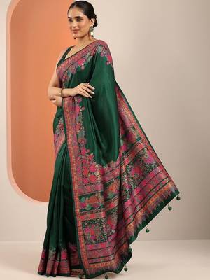 green printed saree with unstitched blouse piece 3