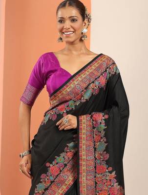 black printed saree with unstitched blouse piece 5