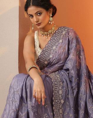 lavender embroidered organza saree with unstitched blouse piece 5