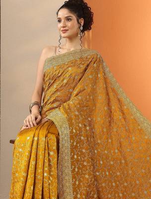 yellow embellished saree with unstitched blouse piece 5