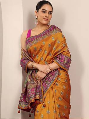 mustard printed saree with unstitched blouse piece 1