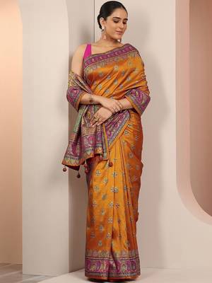 mustard printed saree with unstitched blouse piece 5