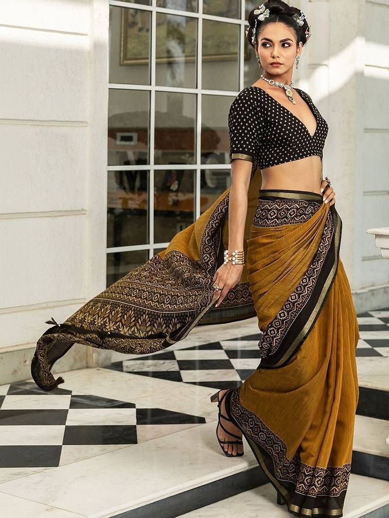 mustard printed saree with unstitched blouse piece