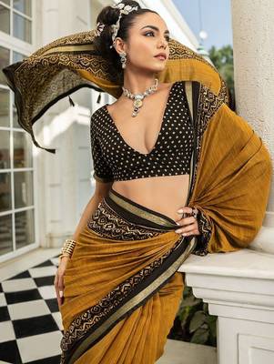 mustard printed saree with unstitched blouse piece 2