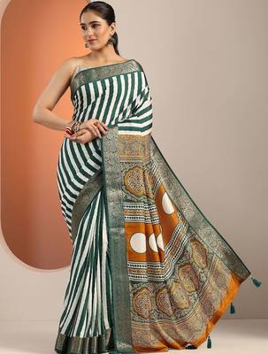 white printed saree with unstitched blouse piece 2