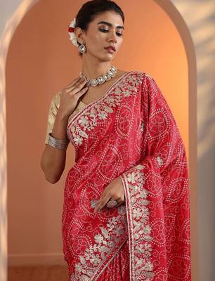red bandhani printed chinon saree with unstitched blouse piece 5