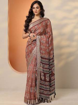 maroon printed saree with unstitched blouse piece 1